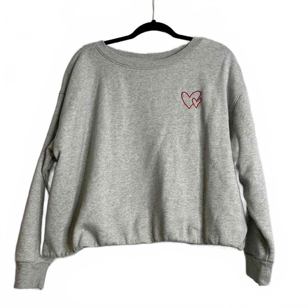 XL Universal Thread Women's Gray Sweatshirt with Heart Embroidery